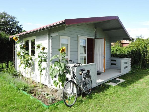 照片显示了位于Wrzosowo市的Bungalow with Terrace and Scenic Grounds物件。