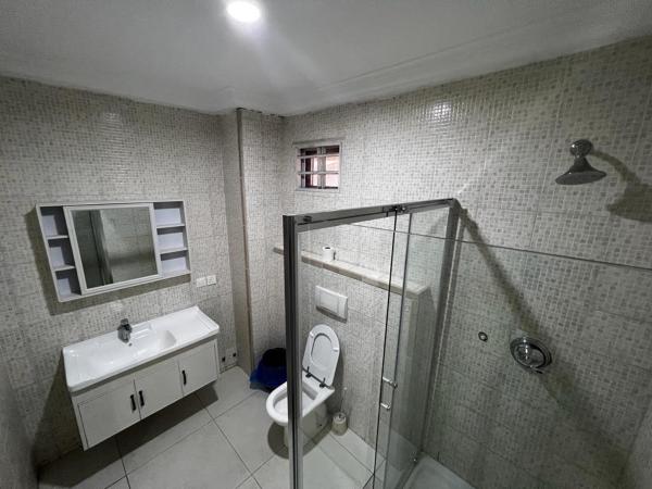 Mobile doctors apartment, Accra