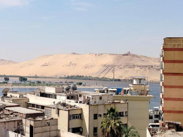 A la foto es mostra l'objecte اسوان ـ خلف مول بلازا ـ بجوار فرست مول situat a la ciutat de Aswān.