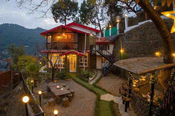 A la foto es mostra l'objecte Alaya Stays Farsauli 1 - Pet friendly 3 BHK Hillside Getaway with Gazebo & Balcony situat a la ciutat de Bhowāli.