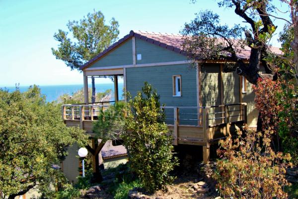 På bildet vises objektet Camping Les Amandiers som ligger i byen Collioure.