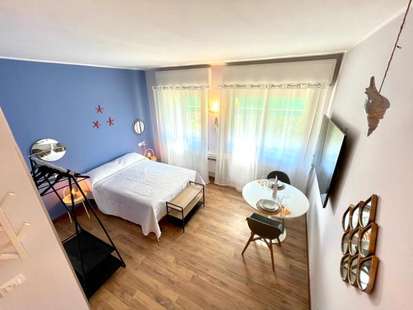 Na fotografii je vidět objekt JOIVY Ferraretto cosy studio for 2 in Rapallo nacházející se ve městě Rapallo.