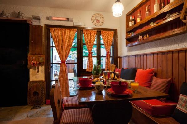 A la foto es mostra l'objecte Dandy Villas Agoriani - Chalet Erato - Fireplace situat a la ciutat de Eptalofos.
