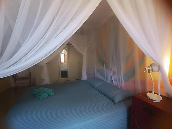 A la foto es mostra l'objecte AMÔ Tropical Suite, situat a la ciutat de Parati.