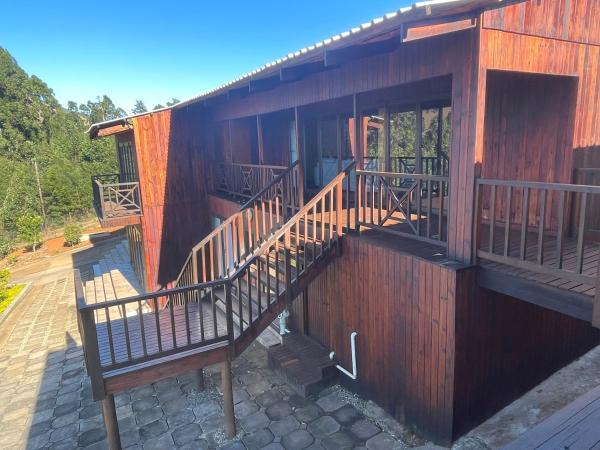 På billedet ses objektet Shyalongubo dam cabin beliggende i byen Barberton.
