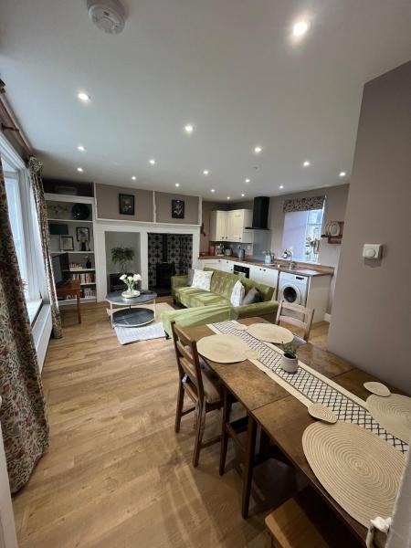 A la foto es mostra l'objecte Charlton Old Farm Guesthouse situat a la ciutat de Greenhaugh.