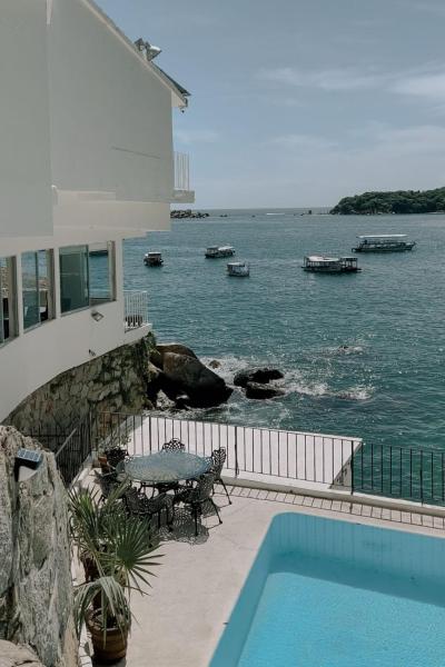 Na fotografii je vidět objekt Casa Boca Chica nacházející se ve městě Acapulco.