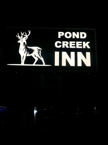 En la foto se muestra el objeto Pond Creek Inn ubicado en la ciudad de Pond Creek.