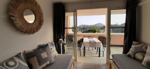 A la foto es mostra l'objecte Résidence le Village de Cap Esterel - maeva Home - Appartement 2 Pièces 5 Personnes - Vue mer - Sélection MAE-5414 situat a la ciutat de Saint-Raphaël.
