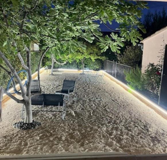 A la foto es mostra l'objecte Gîte La Chouette Hulotte classé 3 étoiles Spa, Mt Ventoux, Parc Spirou situat a la ciutat de Flassan.
