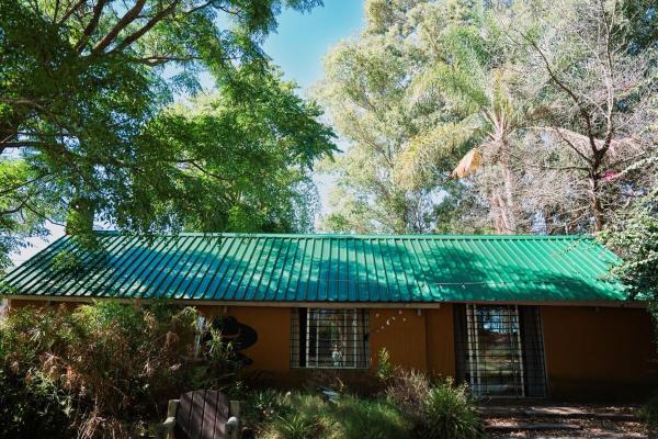 Na zdjęciu widoczny jest obiekt Casa del Bosque a pasos del Mar położony w mieście Guazuvirá.