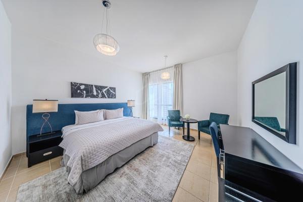 The photo shows the Canal View 1BR in JBR located in the city of Jayf.