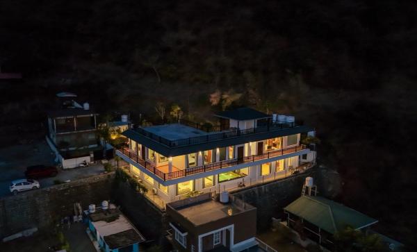 Saffronstays Glass Forest - Mussoorie