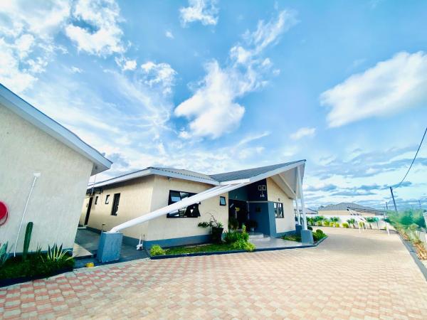 Na zdjęciu widoczny jest obiekt Executive Suites and Spa położony w mieście Letlhakane.