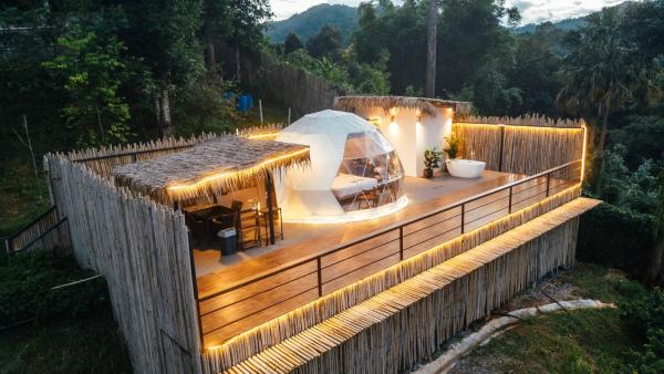 A la foto es mostra l'objecte PHULAYYA CHIANGMAI - Luxury Dome situat a la ciutat de Ban Kai Noi.