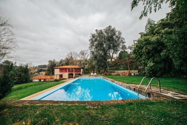 写真にはVárzea市にあるCasa de Alfena - com jardim e piscina privadaが写っています。