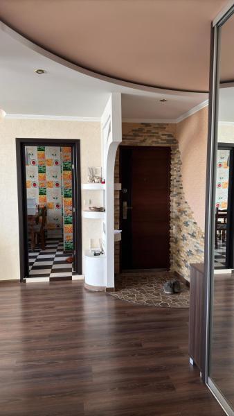 På bildet vises objektet Три комнаты самый Центр Комрата som ligger i byen Cimişlia.