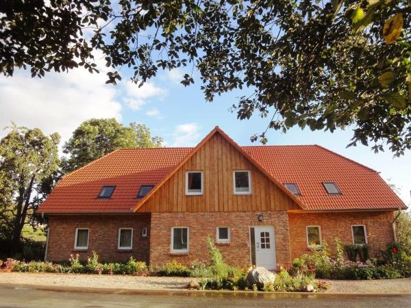Na fotografii je vidět objekt Schulgartenhaus nacházející se ve městě Mallentin.