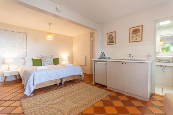 A la foto es mostra l'objecte St James Garden Cottage situat a la ciutat de St James.