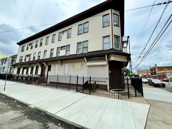 Na zdjęciu widoczny jest obiekt 2-Bedroom Sleeps 6 Stay Near EWR & American Dream położony w mieście Newark.