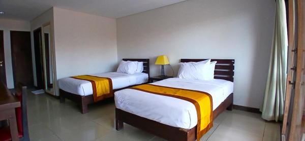 A la foto es mostra l'objecte Nirmala Hotel & Convention Centre situat a la ciutat de Denpasar.