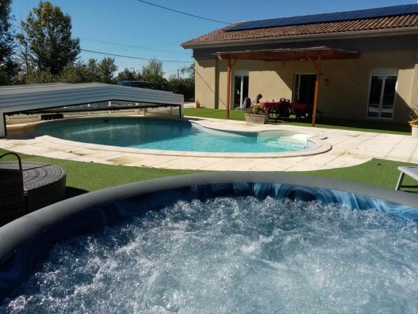 A la foto es mostra l'objecte Laroclya situat a la ciutat de Salerm.