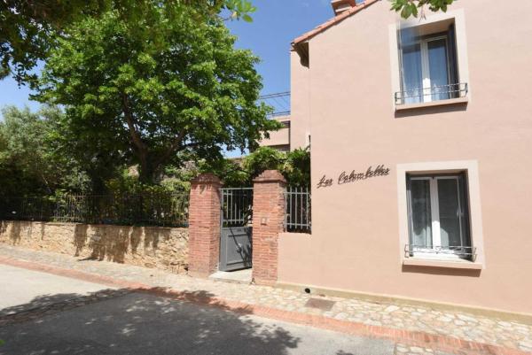 A la foto es mostra l'objecte Les colombelles situat a la ciutat de Sainte-Colombe.