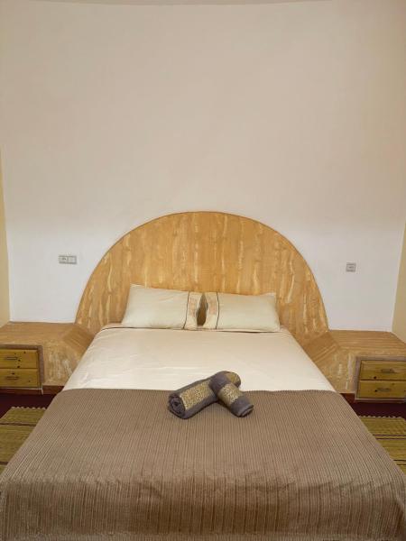 En la foto se muestra el objeto Hôtel Khalwa ubicado en la ciudad de Tazouta.