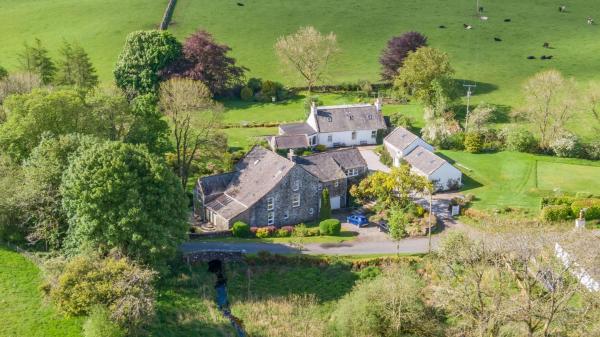A la foto es mostra l'objecte Lochpatrick Mill situat a la ciutat de Kirkpatrick Durham.