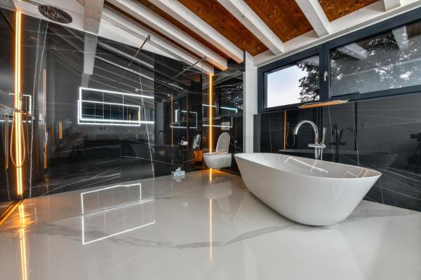 Kuvassa näkyy kohde Luxury villa with plenty of privacy, joka sijaitsee kaupungissa Eiken.