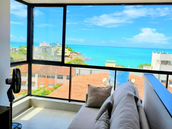 写真にはイリリ市にあるApt 3Q vista incrível costa Azul 2vgs garagemが写っています。