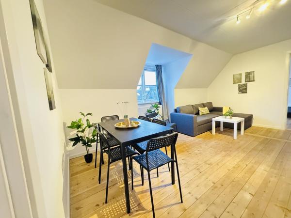 写真にはオールボー市にあるaday - Starlight 2 bedrooms Apartment in the Heart of Aalborgが写っています。