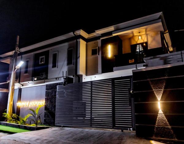 A la foto es mostra l'objecte Luxury 4 Bedroom Ensuite - Lagos situat a la ciutat de Ikeja.