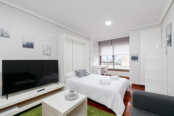 A la foto es mostra l'objecte Estudio moderno con parking by CABANA Rentals situat a la ciutat de Vigo.