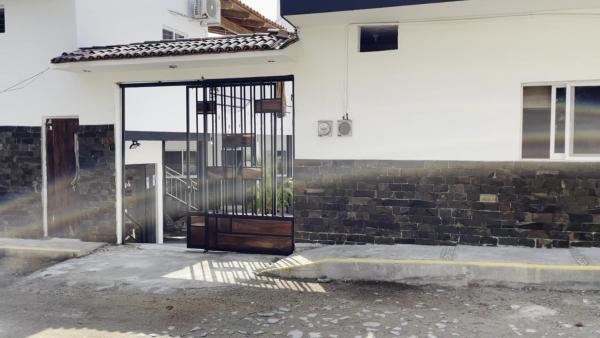 En la foto se muestra el objeto Bungalows El chalet de la condesa ubicado en la ciudad de Barra de Navidad.