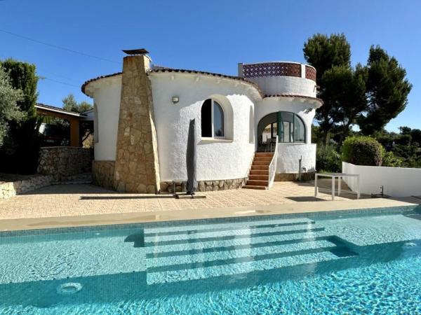 På bildet vises objektet Casa Sophie - Villa with private pool near Moraira som ligger i byen Pedramala.
