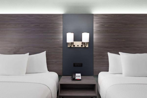 Na foto é possível ver o objeto Baymont by Wyndham Creedmoor localizado na cidade de Stem.