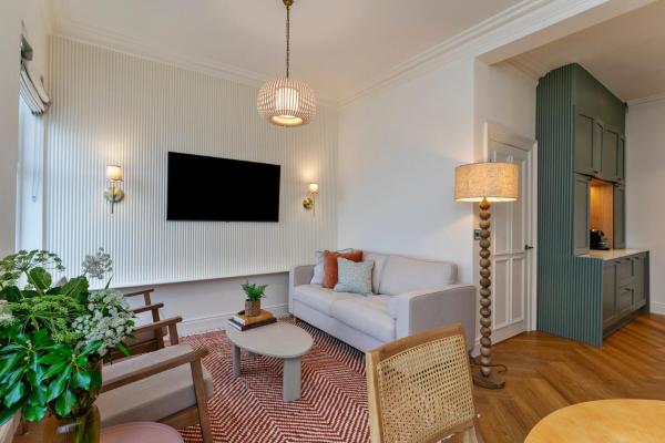 Foto 6: 2-Bed - Sleeps 6 - Seafront View with Free Parking