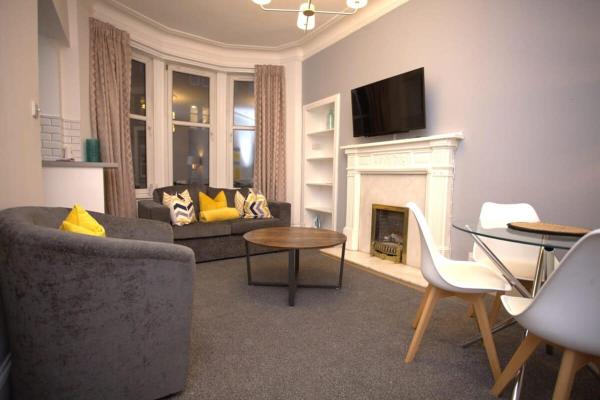 Renovated West End Flat in Glasgow, Glasgow