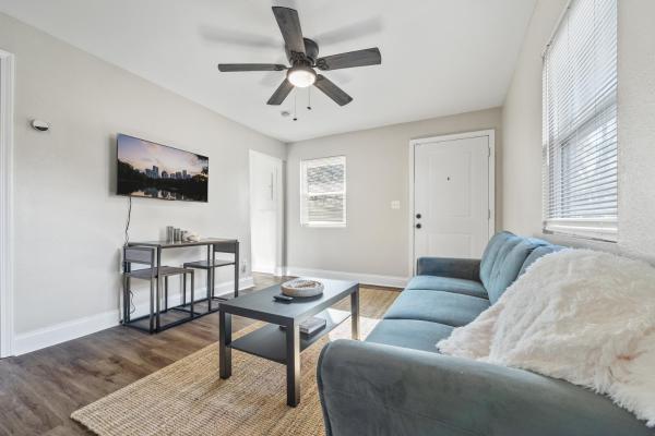 På billedet ses objektet Cozy 2-Bedroom Retreat w/Wi-fi & Keurig Coffee beliggende i byen Atlanta.