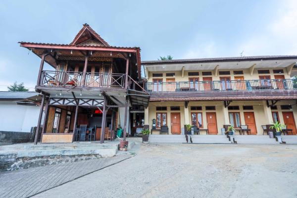 A la foto es mostra l'objecte Artana Guest House By ARBA situat a la ciutat de Riunggunung.