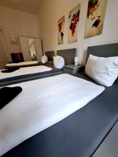 På billedet ses objektet Altbau-Schmuckstück an der Karli mit riesigem Balkon beliggende i byen Leipzig.