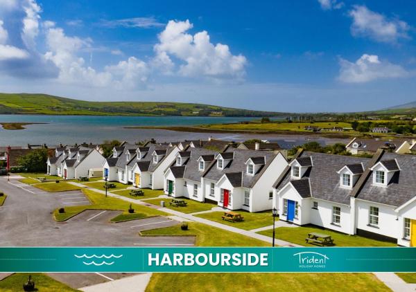 På billedet ses objektet Dingle Harbour Cottages 3 Bed - Sleeps 6 Type B by Trident Holiday Homes beliggende i byen Dingle.