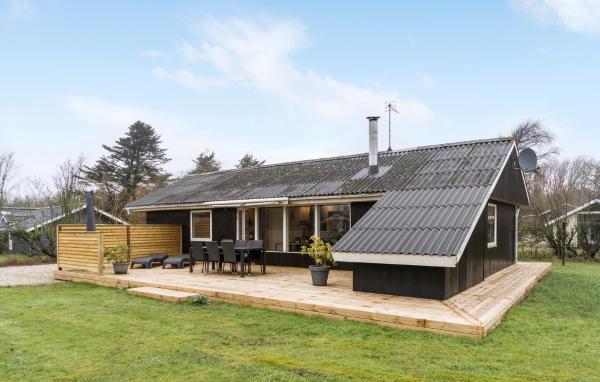 På billedet ses objektet Three-Bedroom Holiday Home In Vestervig beliggende i byen Vestervig.