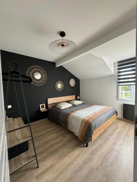 Nella foto è visibile l'oggetto l'ATELIER - Duplex - cour privée situato nella città di Montgé.