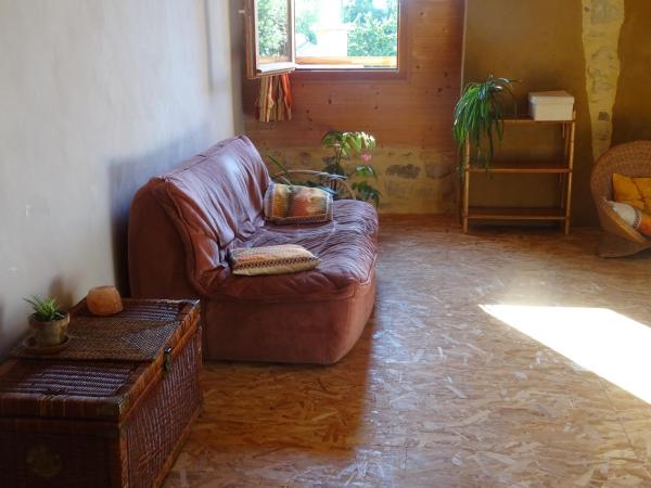 A la foto es mostra l'objecte chambre chez l'habitant situat a la ciutat de Castéras.