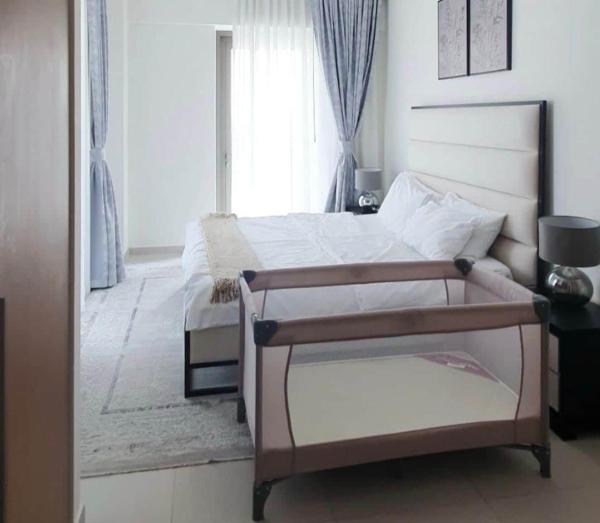 Fotografie 8: Spacious 3BR, Private Beach Access