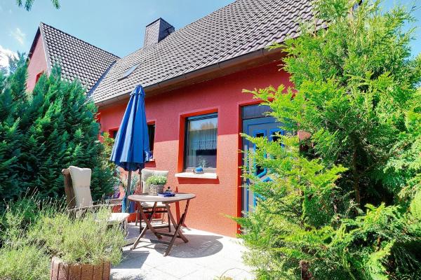 Nella foto è visibile l'oggetto Hoffmann, Uwe situato nella città di Zingst.