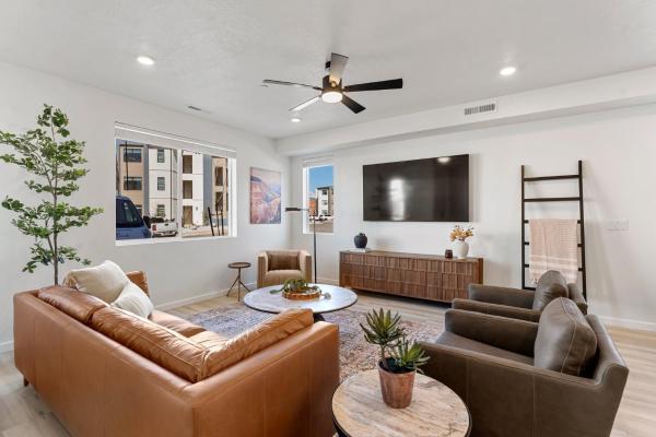 A la foto es mostra l'objecte Sand Cove Retreat townhouse situat a la ciutat de Hurricane.