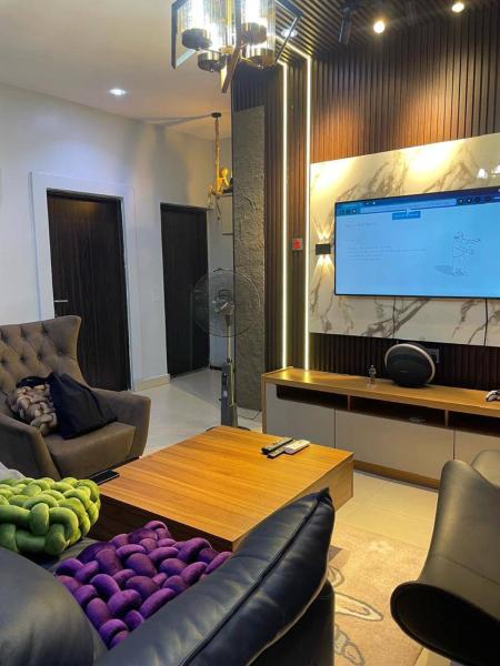 A la foto es mostra l'objecte 2 BEDROOM HOME AWAY FROM HOME WITH - 1 BEDROOM Option situat a la ciutat de Sagisa.